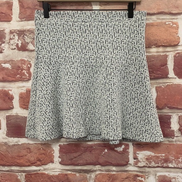 Ann Taylor Loft Skirt Women's Size 2 Off White Black Abstract Stretchy Zip Up - Picture 6 of 8